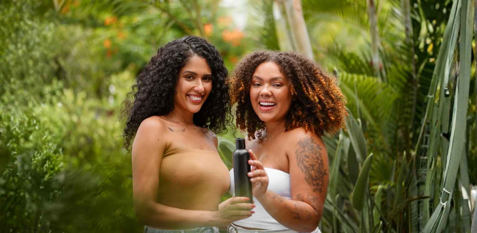 Método curly paso a paso rizos definidos Rutina método curly en verano protección solar